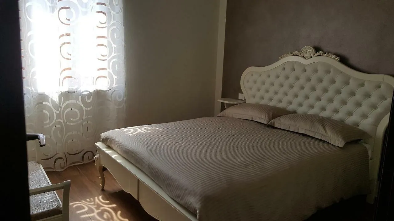 Residenza Via Rocca Tre Apartment Lazise