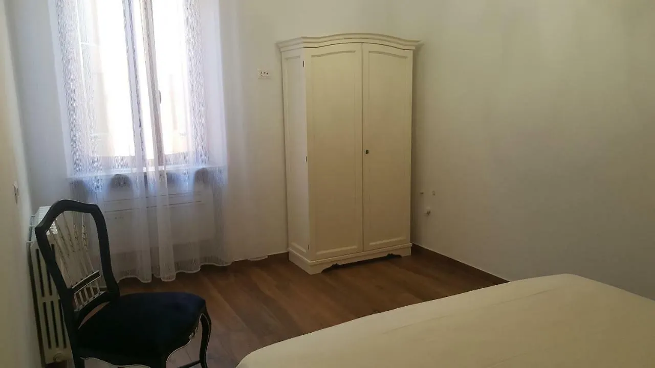Residenza Via Rocca Tre Apartment Lazise Italy